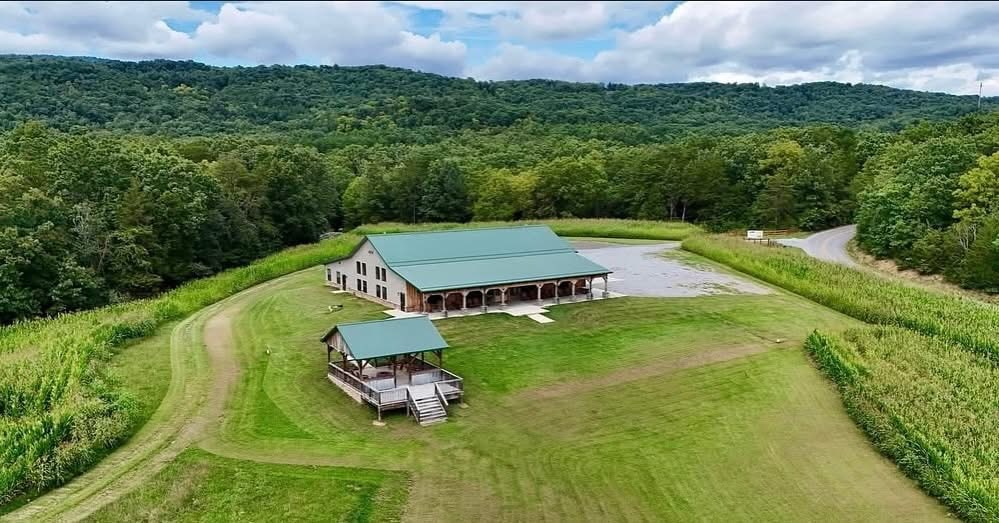 barn-wedding-venue-Southwest-Virginia